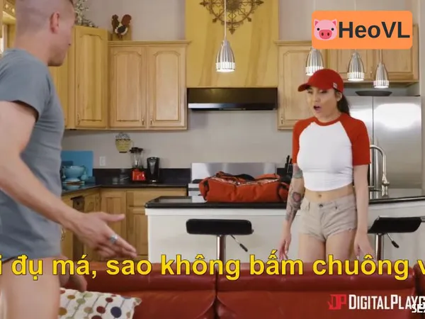 Gái giao hàng mất nết video